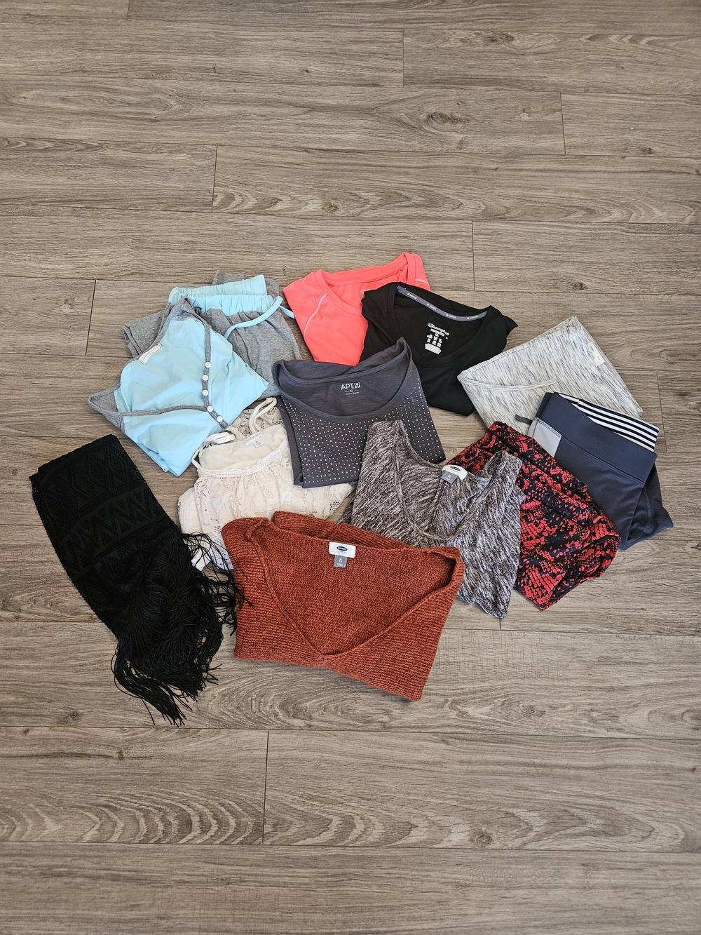 Lot Women's Clothing Size XL Various Itemsโ And Brands